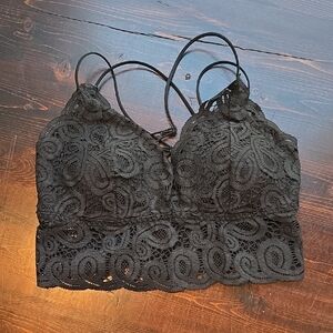 PINK Victoria’s Secret Black Lace Bralette - Size Medium